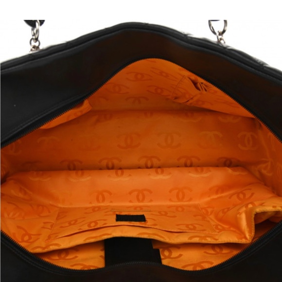 CHANEL Calfskin Quilted Large Cambon Bag in Black with CC in Gray - Picture 5 of 10